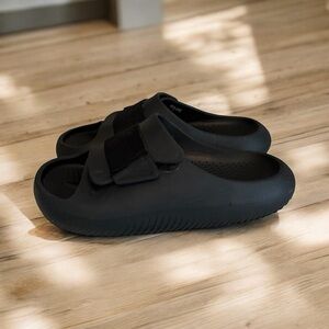 CROCS Unisex Mellow Luxe Recovery Slides in Black M 10/ W 12~ Pristine